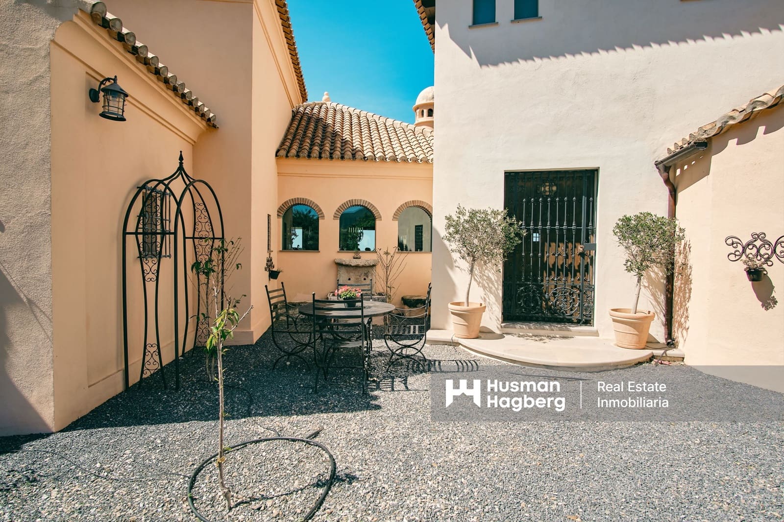 5 bedroom Villa for sale in Almunecar with pool - € 1,295,000 (Ref: 9562589)