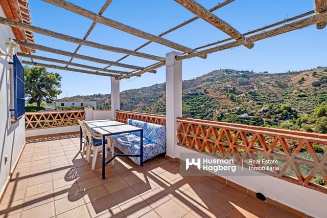 Chalet de 2 habitaciones en Frigiliana en venta con piscina - 369.000 € (Ref: 9606375)