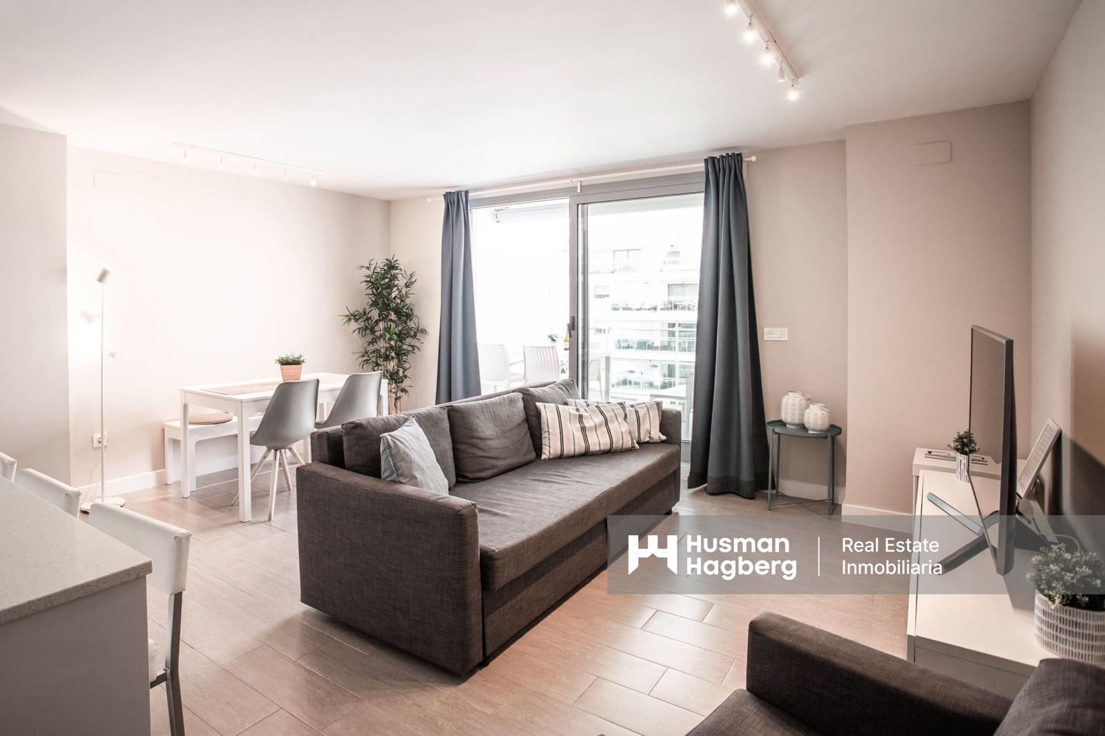 2 bedroom Apartment for sale in Torrox with pool - € 395,000 (Ref: 9652354)