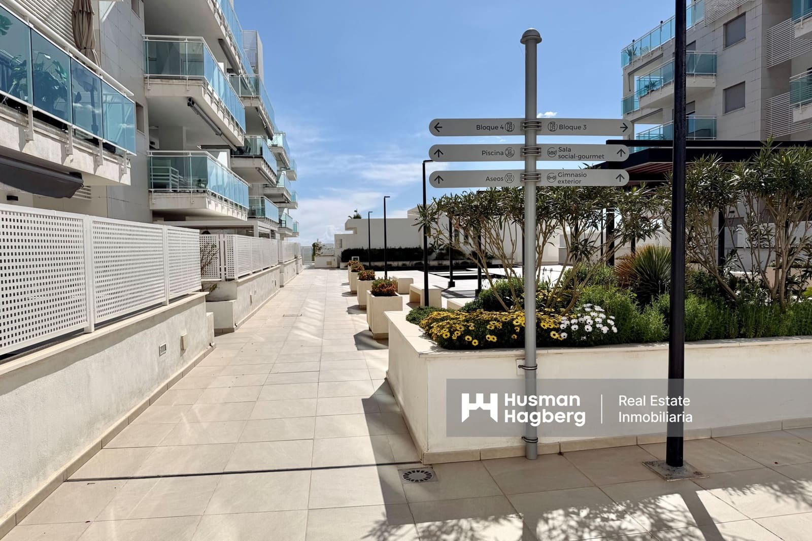 2 bedroom Apartment for sale in Torrox with pool - € 395,000 (Ref: 9652354)