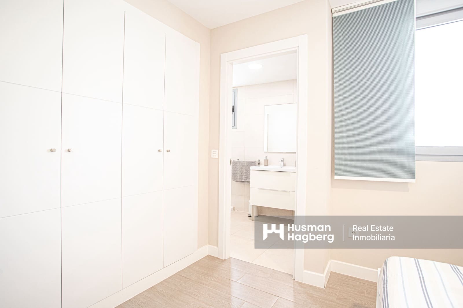 2 bedroom Apartment for sale in Torrox with pool - € 395,000 (Ref: 9652354)