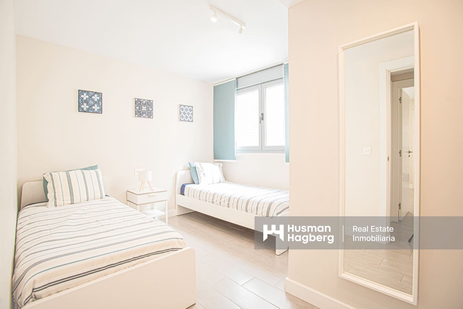 2 bedroom Apartment for sale in Torrox with pool - € 395,000 (Ref: 9652354)