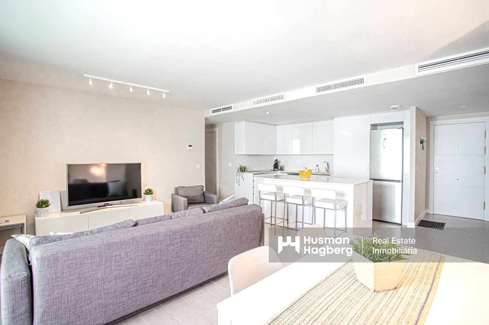 2 bedroom Apartment for sale in Torrox with pool - € 395,000 (Ref: 9652354)