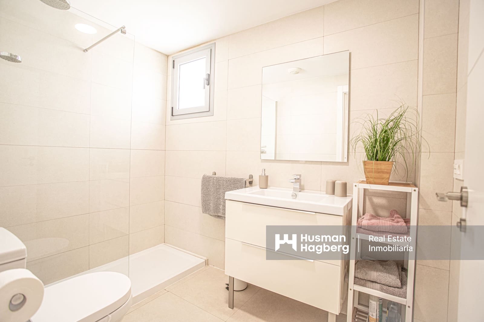 2 bedroom Apartment for sale in Torrox with pool - € 395,000 (Ref: 9652354)