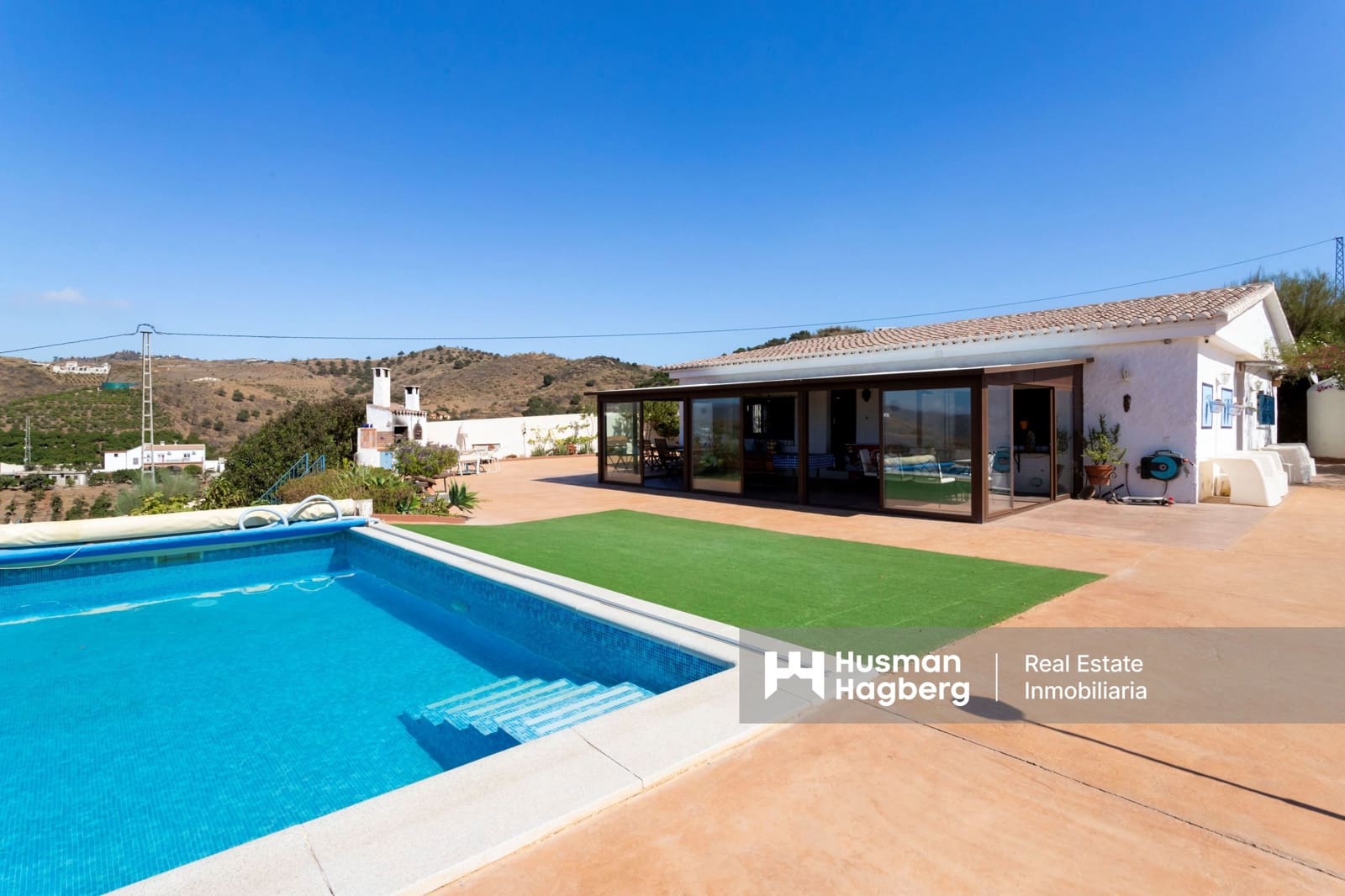 4 sypialnia Willa na sprzedaż w Almayate z basenem - 460 000 € (Ref: 9688475)