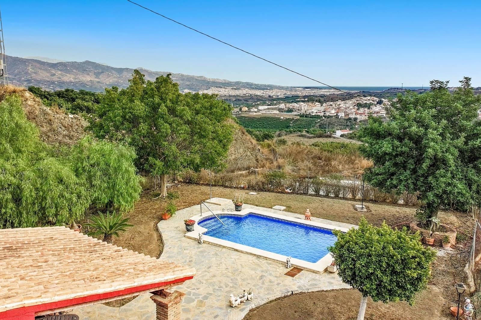 2 chambre Villa/Maison à vendre à Benamocarra avec piscine - 339 999 € (Ref: 9688476)