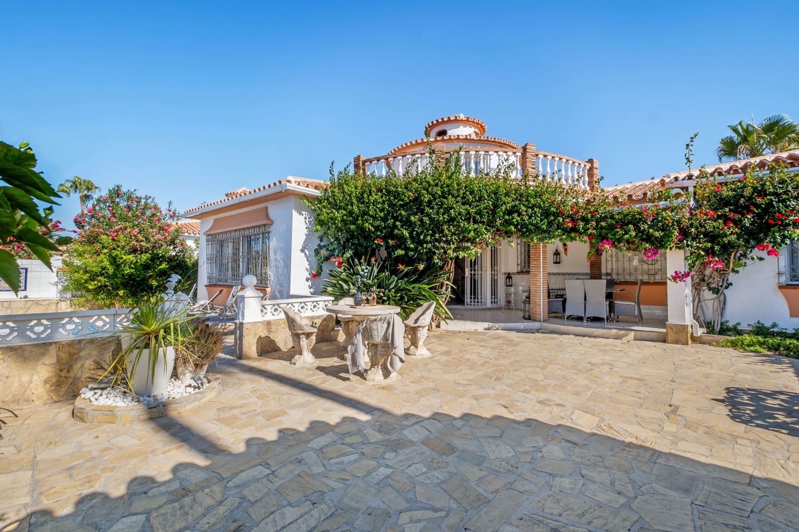 5 chambre Villa/Maison à vendre à Torrox avec piscine - 1 400 000 € (Ref: 9720460)