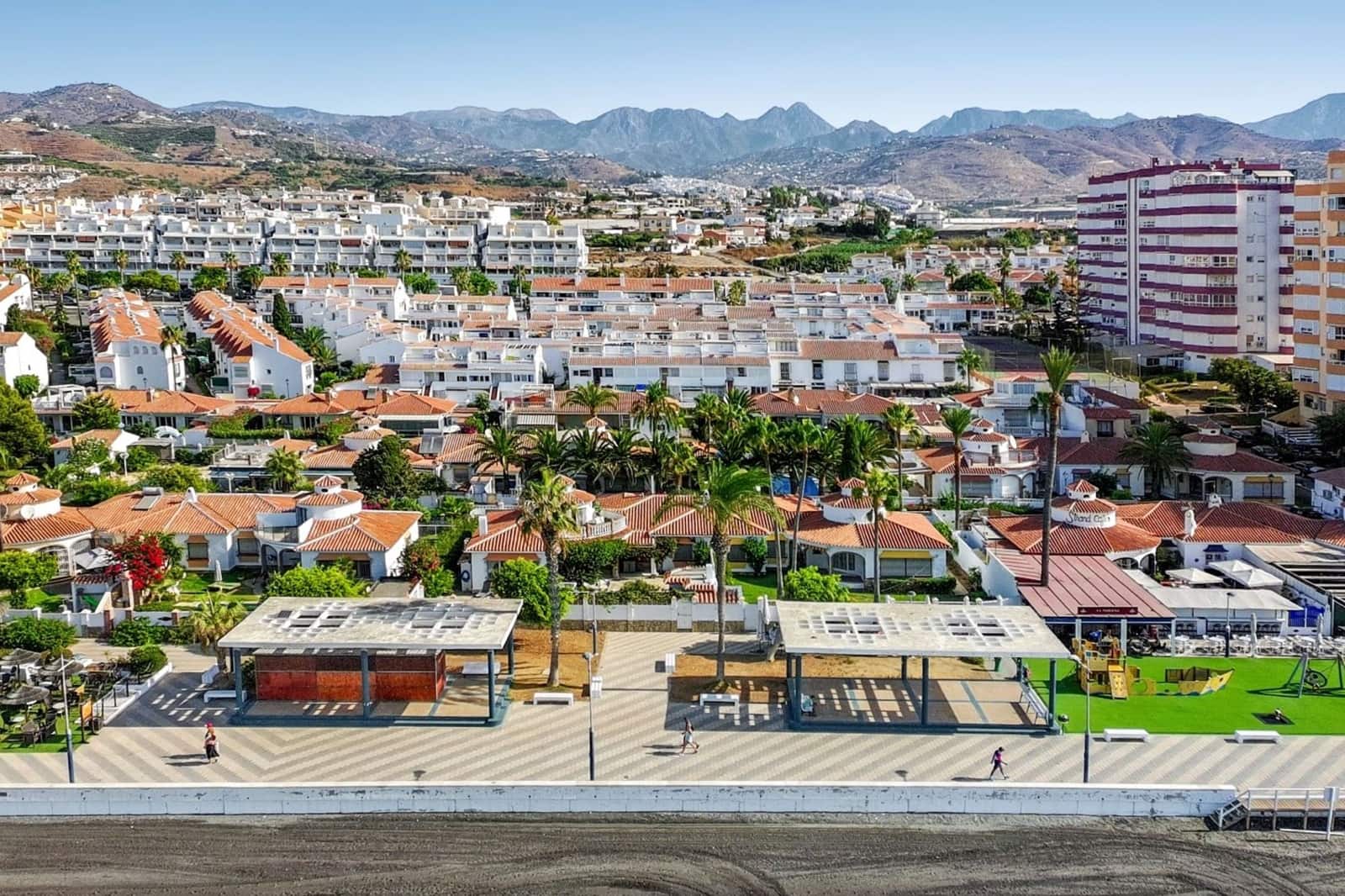 5 chambre Villa/Maison à vendre à Torrox avec piscine - 1 400 000 € (Ref: 9720460)