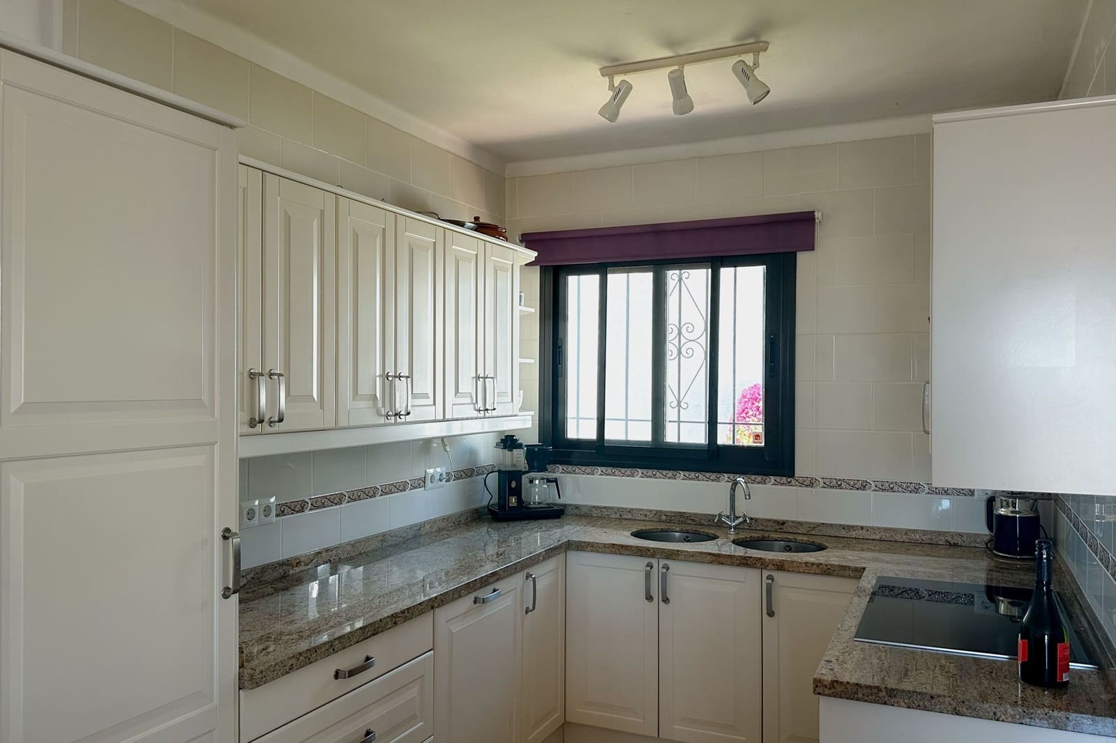 4 bedroom Townhouse for sale in Nerja with pool - € 525,000 (Ref: 9841727)