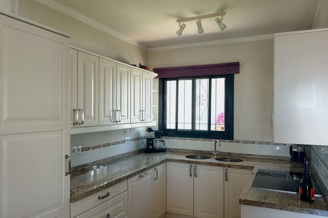 4 sypialnia Dom na sprzedaż w Capistrano, Nerja z basenem - 525 000 € (Ref: 9841727)