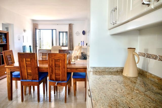 4 sypialnia Dom na sprzedaż w Capistrano, Nerja z basenem - 525 000 € (Ref: 9841727)