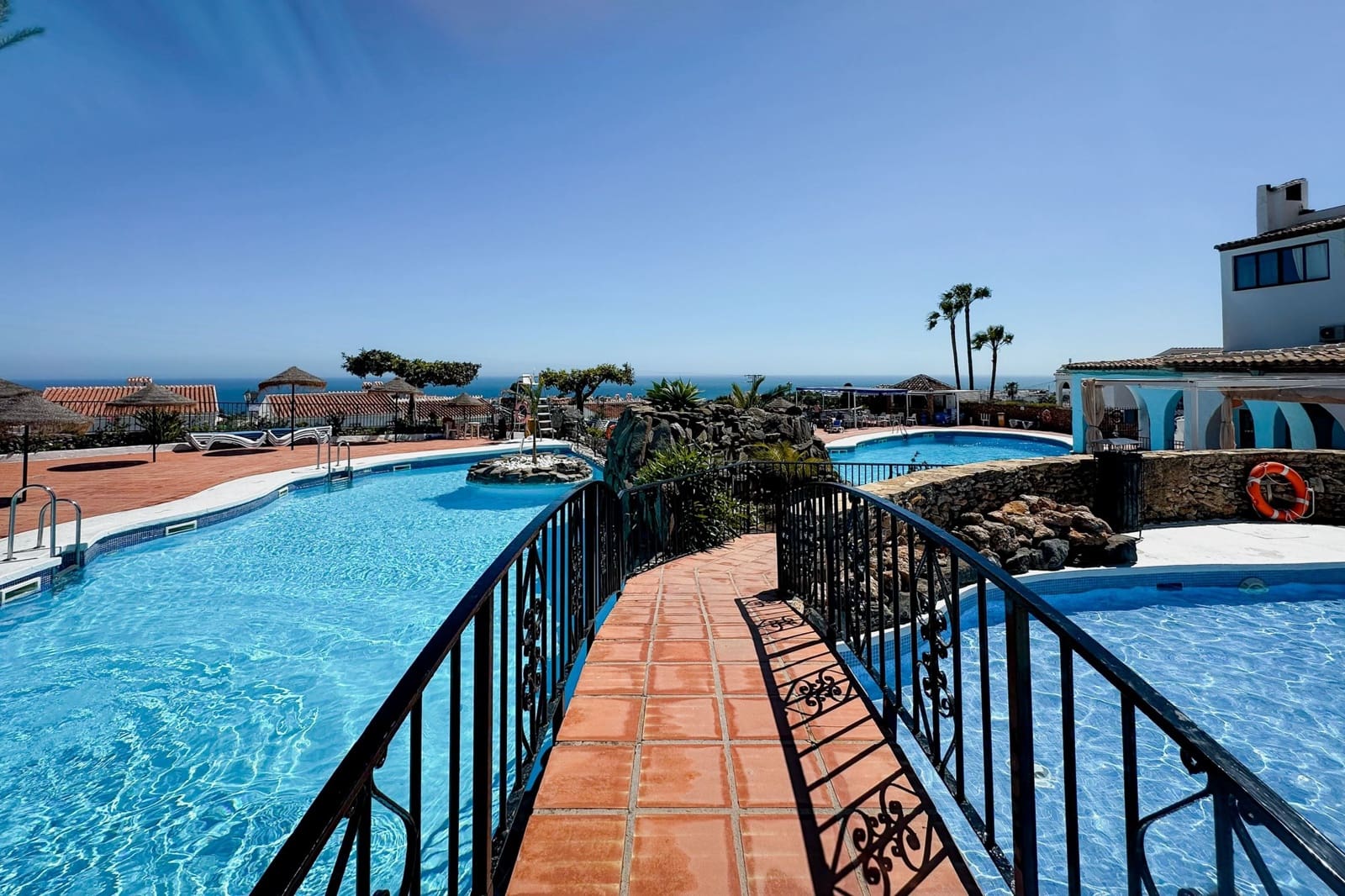 4 bedroom Townhouse for sale in Nerja with pool - € 525,000 (Ref: 9841727)