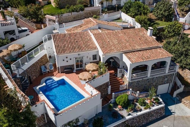 3 chambre Villa/Maison à vendre à Chaparil - Torrecilla - Punta Lara, Nerja avec piscine - 599 000 € (Ref: 9895154)