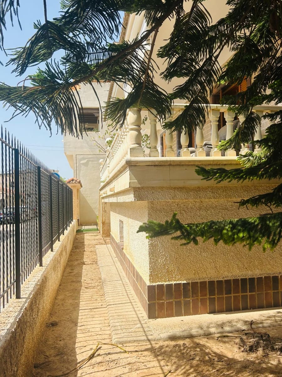 4 sovrum Villa till salu i San Pedro del Pinatar med garage - 429 000 € (Ref: 10005727)