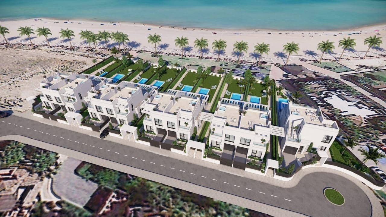3 soveværelse Rækkehus til salg i Los Alcazares med swimmingpool garage - € 945.000 (Ref: 8630184)