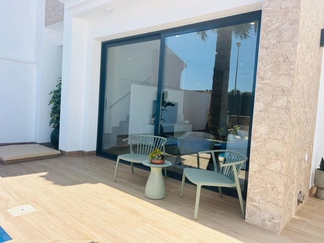 3 slaapkamer Villa te koop in San Pedro del Pinatar met zwembad - € 479.900 (Ref: 8678080)