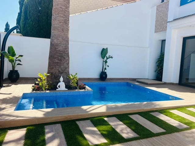 3 slaapkamer Villa te koop in San Pedro del Pinatar met zwembad - € 479.900 (Ref: 8678080)