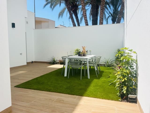 3 slaapkamer Villa te koop in San Pedro del Pinatar met zwembad - € 479.900 (Ref: 8678080)