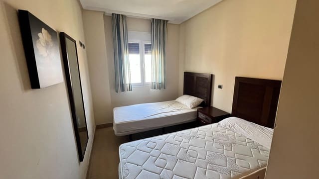 Apartamento de 2 habitaciones en Los Alcázares en venta con piscina garaje - 134.300 € (Ref: 9036690)