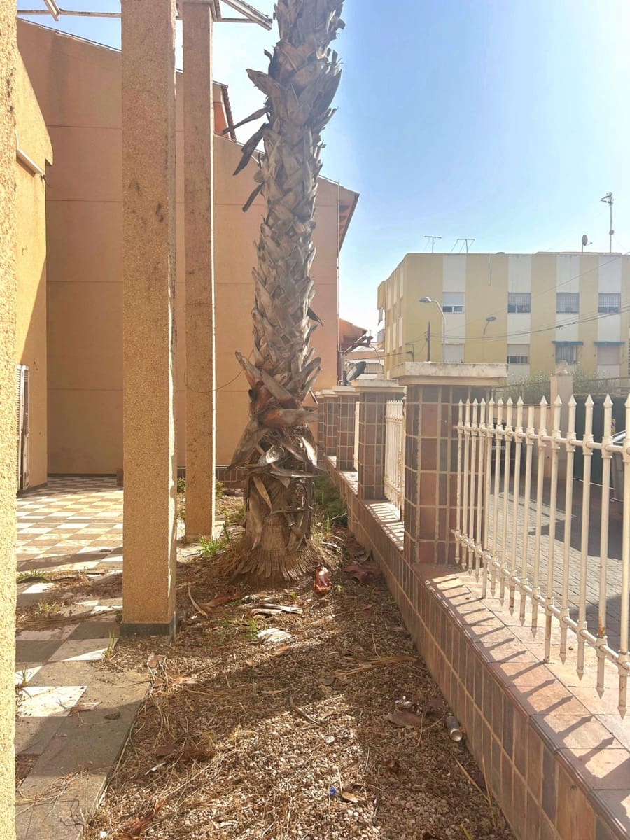 Chalet de 8 habitaciones en San Javier en venta - 450.000 € (Ref: 9065312)