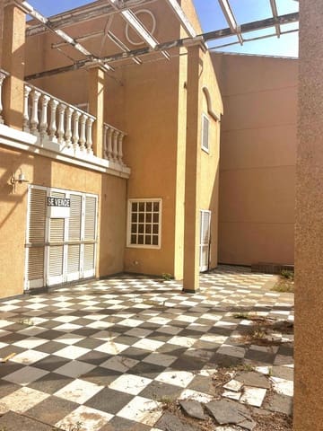 Chalet de 8 habitaciones en San Javier en venta - 450.000 € (Ref: 9065312)