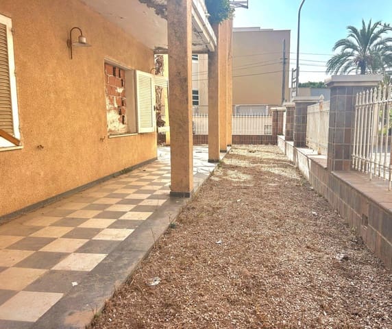 Chalet de 8 habitaciones en San Javier en venta - 450.000 € (Ref: 9065312)