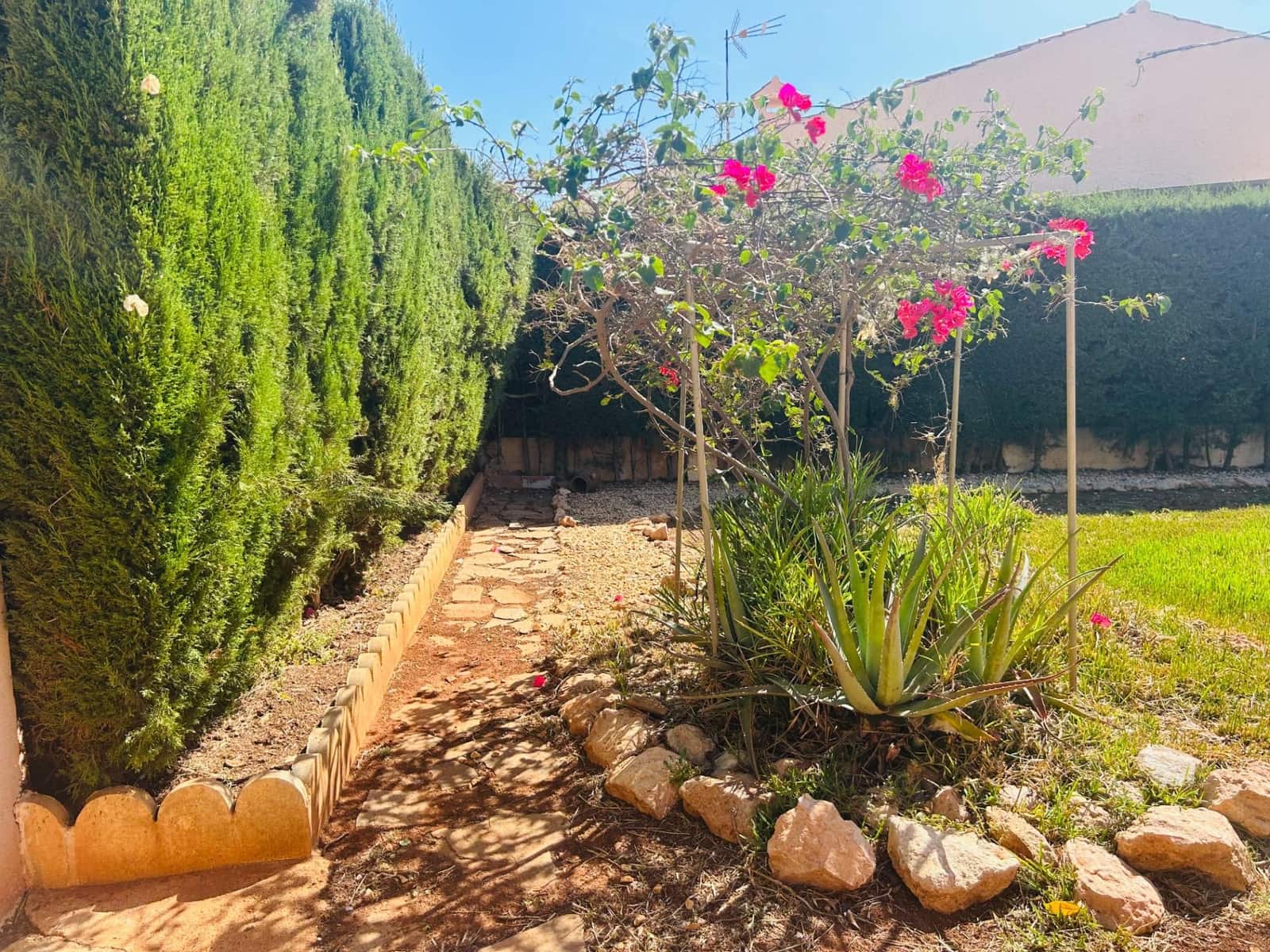 4 bedroom Villa for sale in Los Urrutias with garage - € 320,000 (Ref: 9204667)