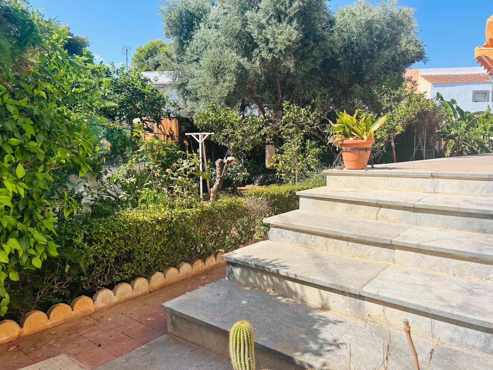 4 bedroom Villa for sale in Los Urrutias with garage - € 320,000 (Ref: 9204667)