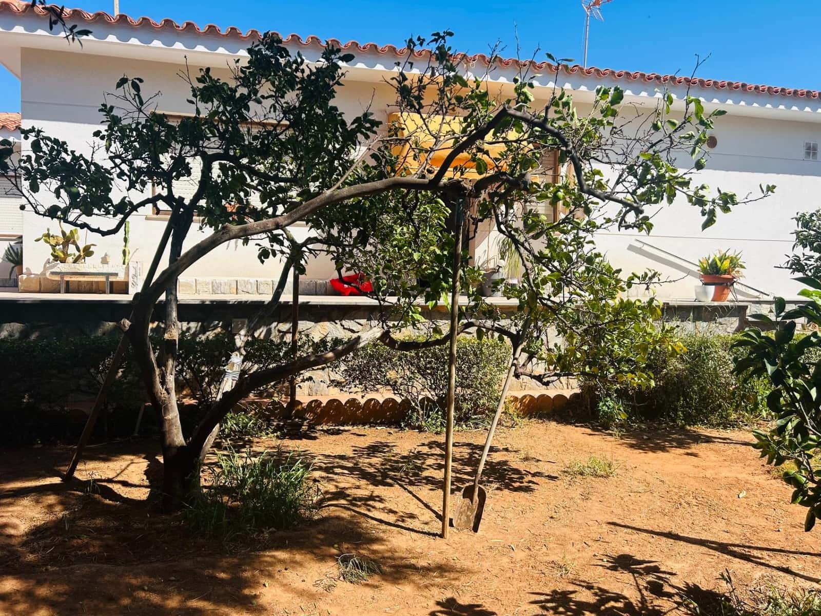 4 bedroom Villa for sale in Los Urrutias with garage - € 320,000 (Ref: 9204667)