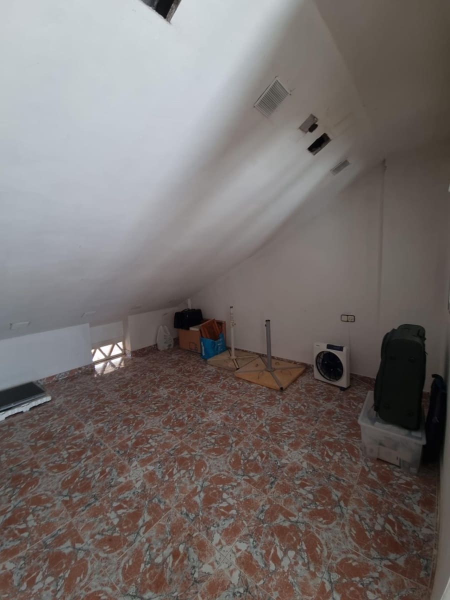 5 soveværelse Lejlighed til salg i Lo Pagan - € 243.900 (Ref: 9220083)