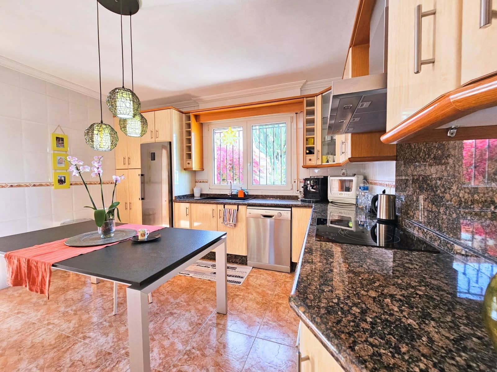 4 bedroom Villa for sale in San Pedro del Pinatar with garage - € 499,900 (Ref: 9243049)