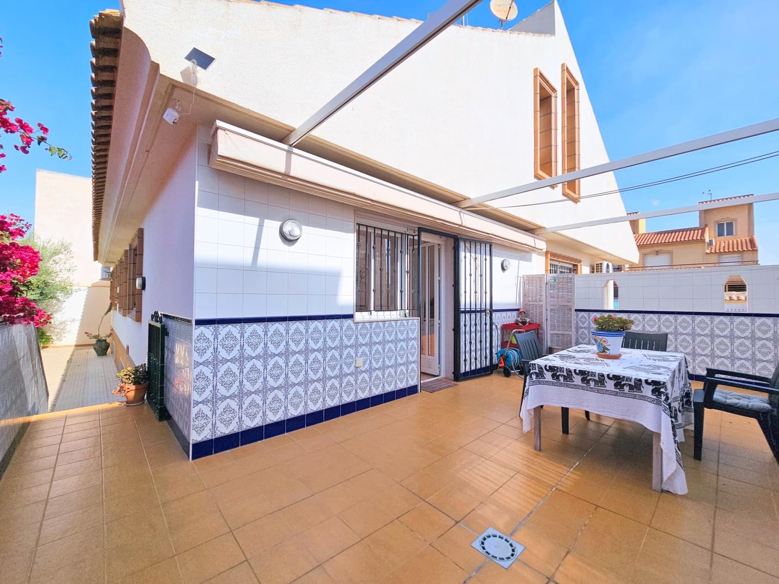 4 bedroom Villa for sale in San Pedro del Pinatar with garage - € 499,900 (Ref: 9243049)
