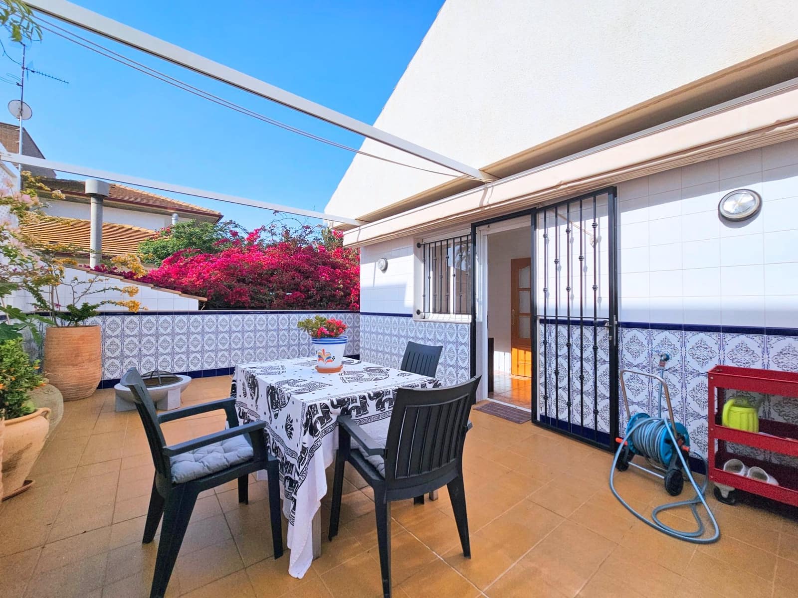4 bedroom Villa for sale in San Pedro del Pinatar with garage - € 499,900 (Ref: 9243049)