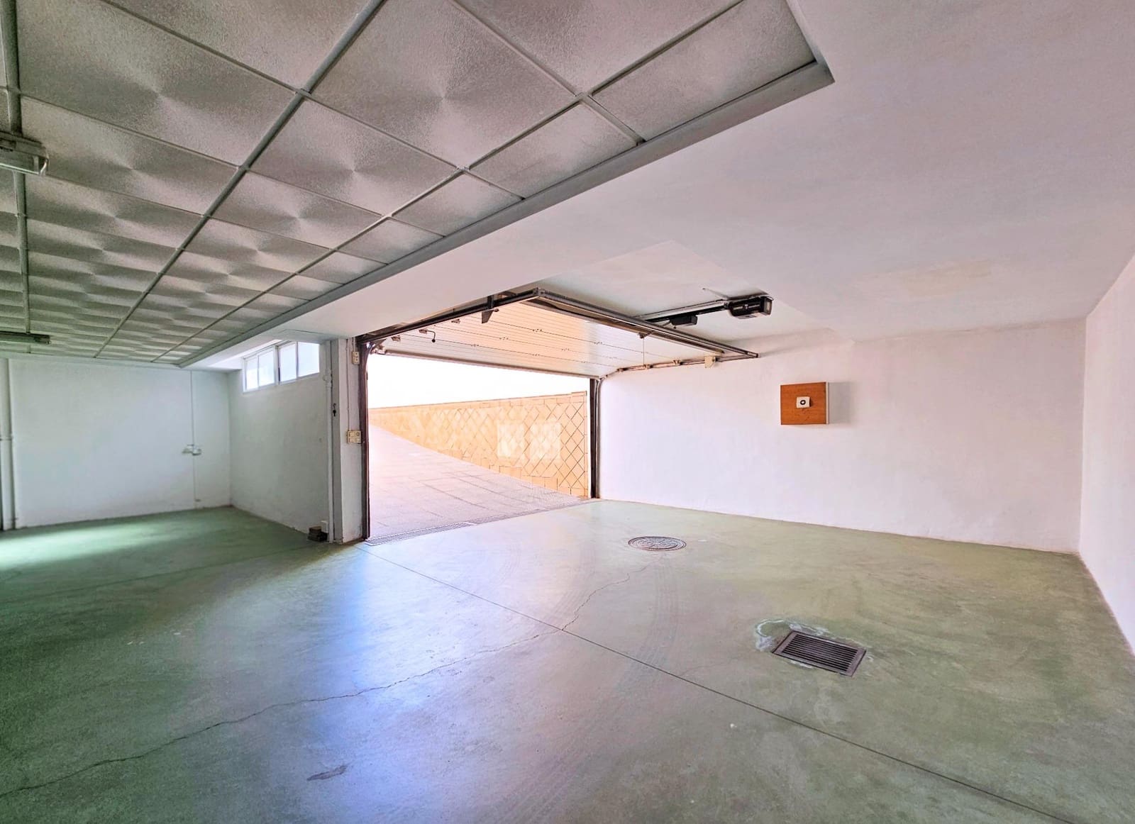 4 bedroom Villa for sale in San Pedro del Pinatar with garage - € 499,900 (Ref: 9243049)