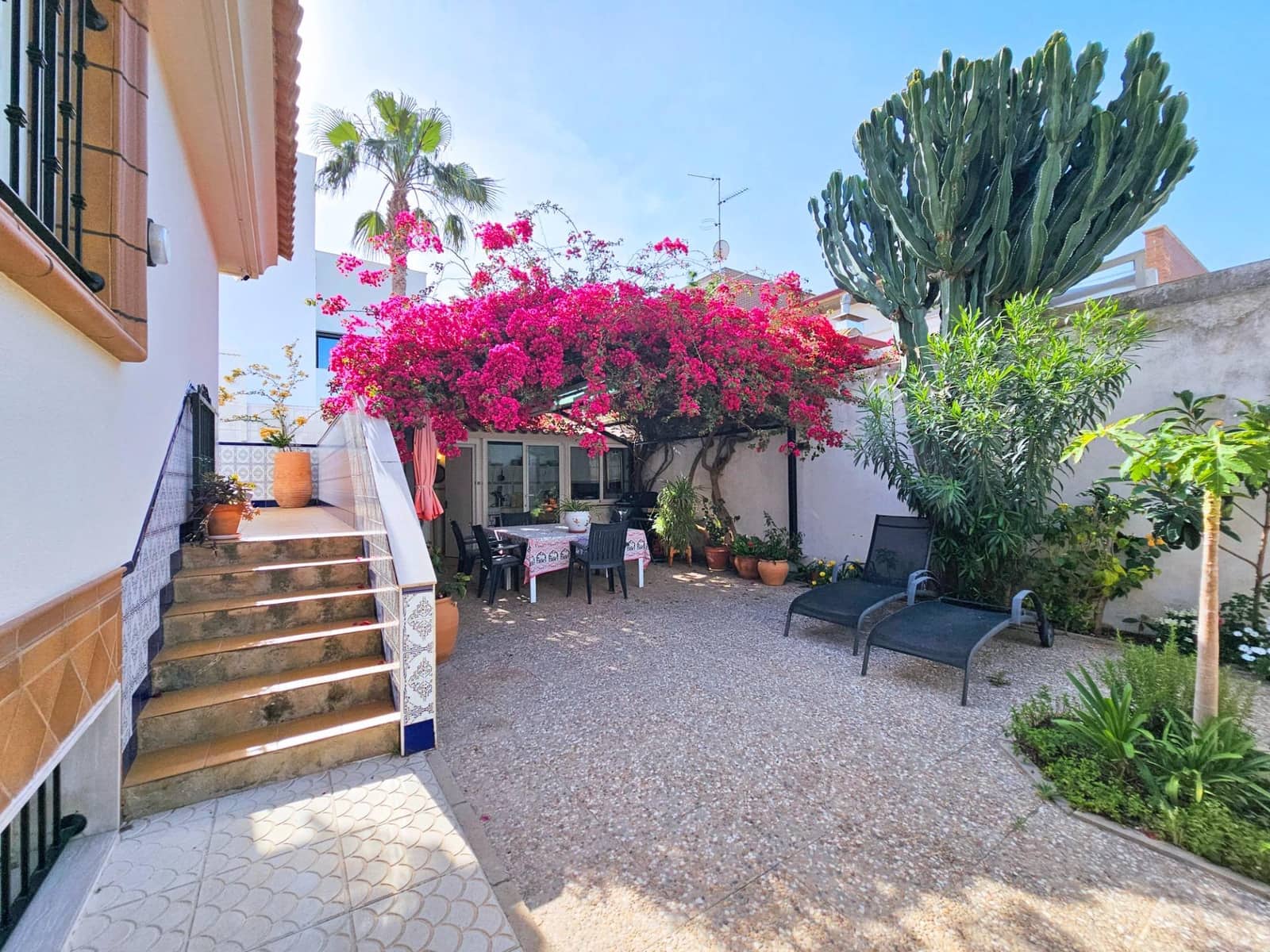 4 bedroom Villa for sale in San Pedro del Pinatar with garage - € 499,900 (Ref: 9243049)