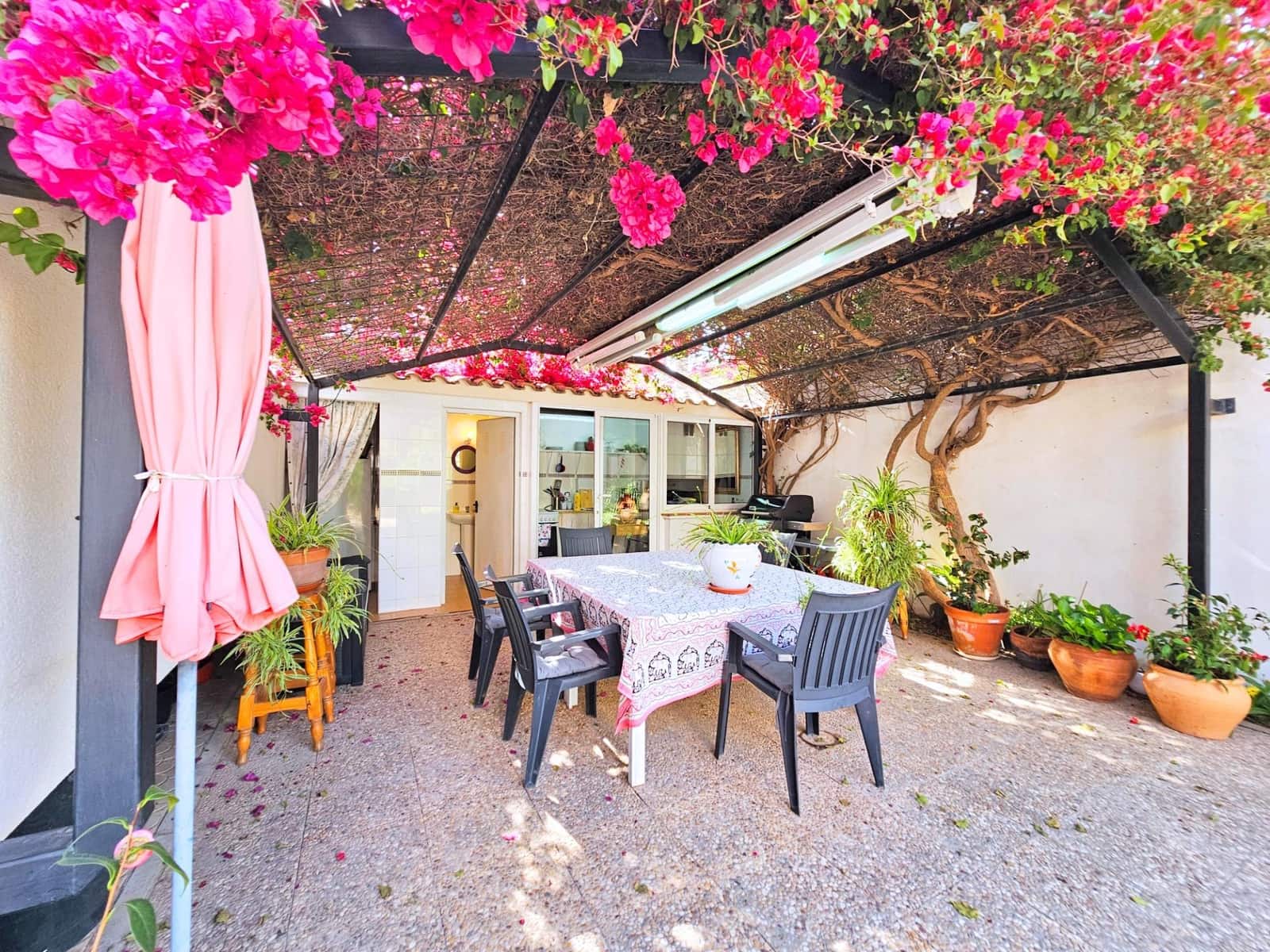 4 bedroom Villa for sale in San Pedro del Pinatar with garage - € 499,900 (Ref: 9243049)