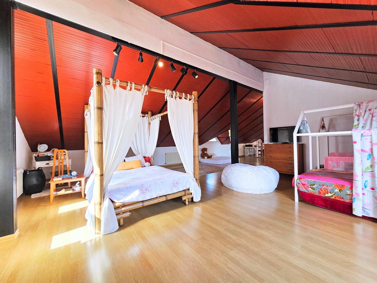 4 bedroom Villa for sale in San Pedro del Pinatar with garage - € 499,900 (Ref: 9243049)