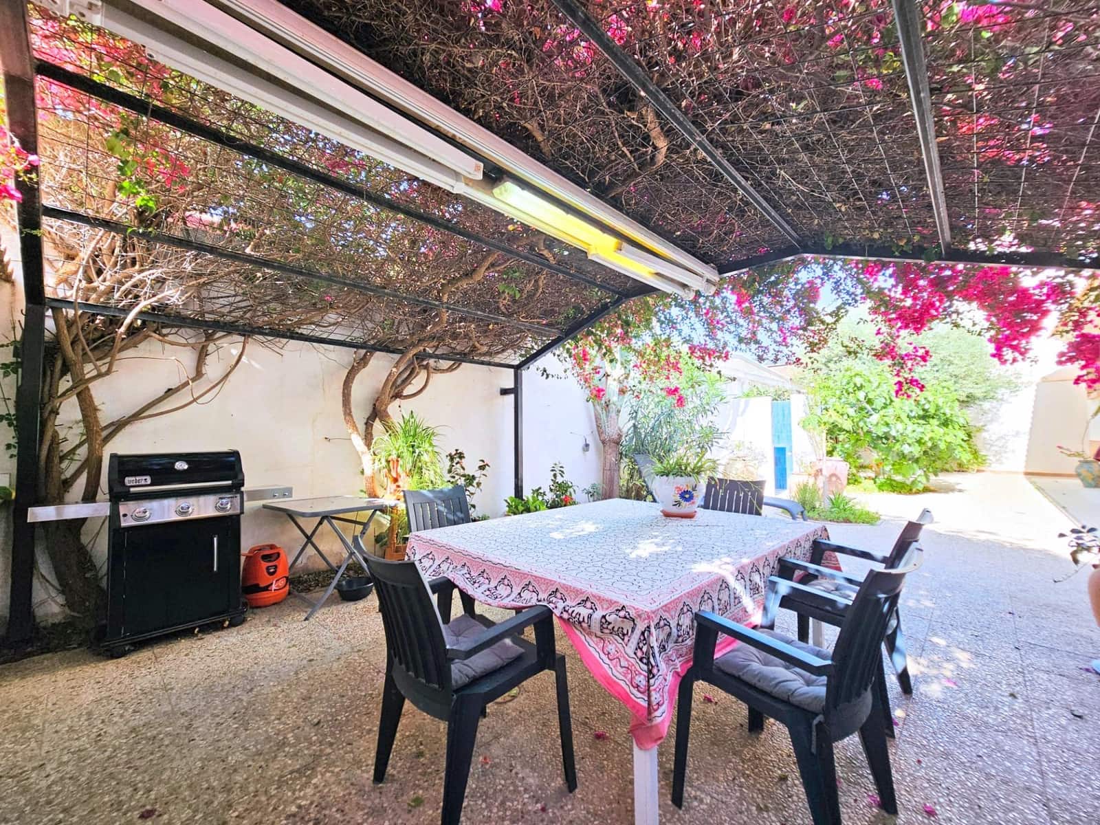 4 bedroom Villa for sale in San Pedro del Pinatar with garage - € 499,900 (Ref: 9243049)