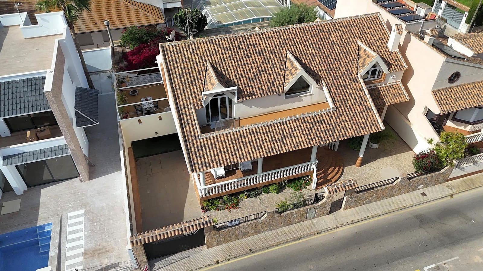 4 bedroom Villa for sale in San Pedro del Pinatar with garage - € 499,900 (Ref: 9243049)