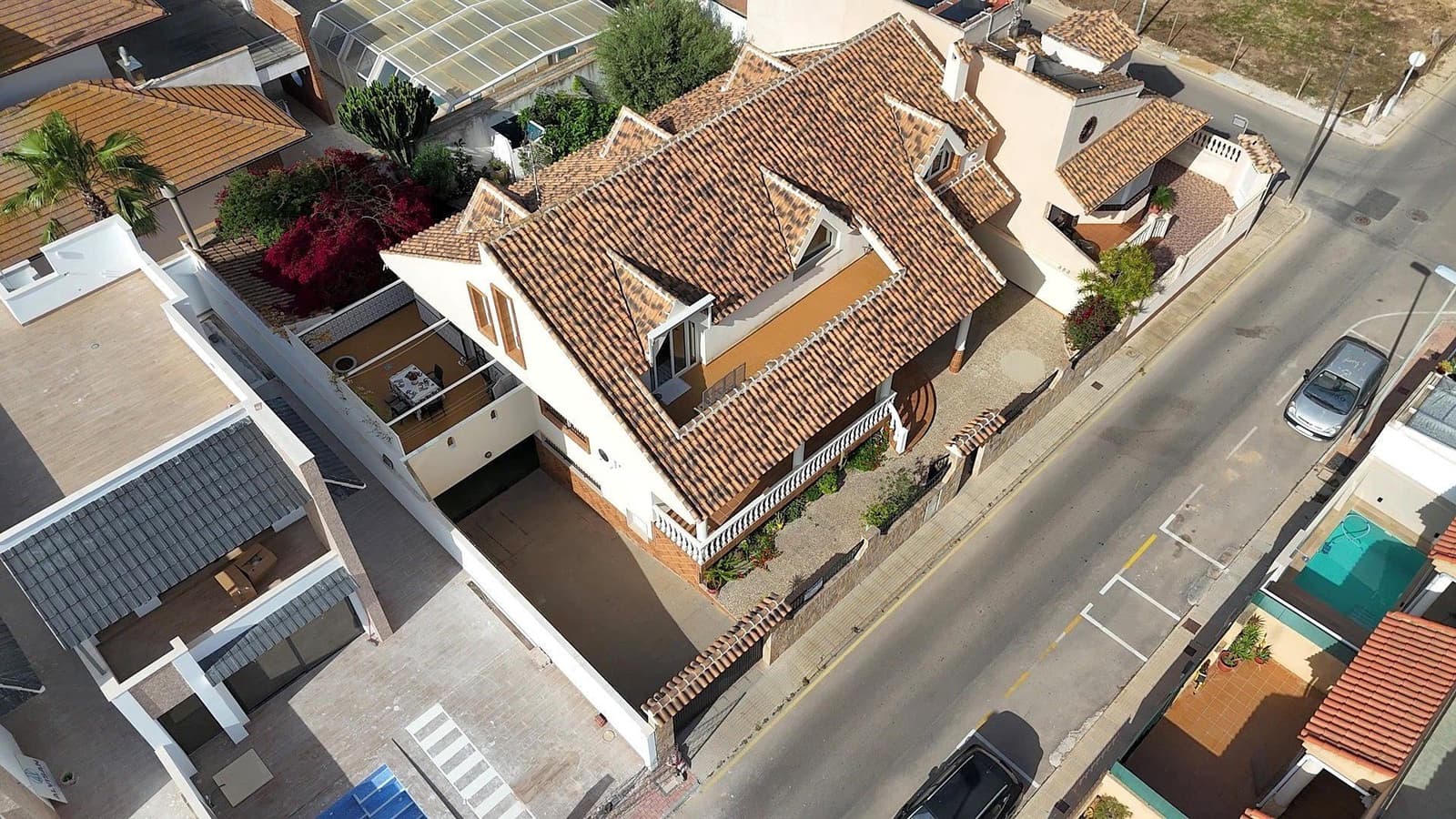 4 bedroom Villa for sale in San Pedro del Pinatar with garage - € 499,900 (Ref: 9243049)