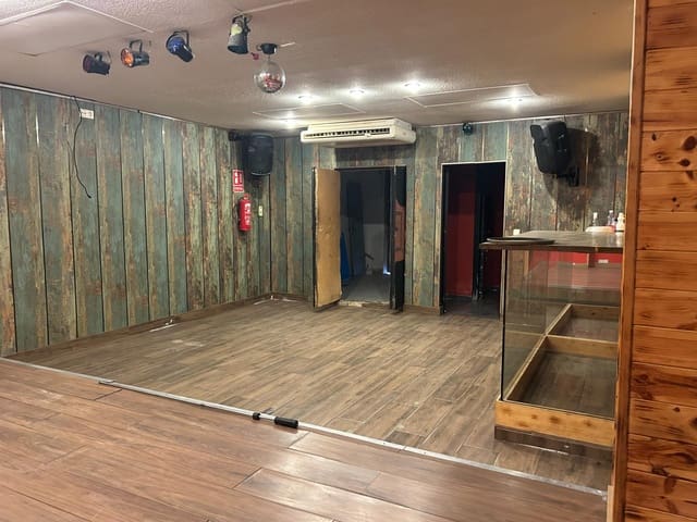 Commerciale da affittare in Los Alcázares - 1.000 € (Rif: 9817983)