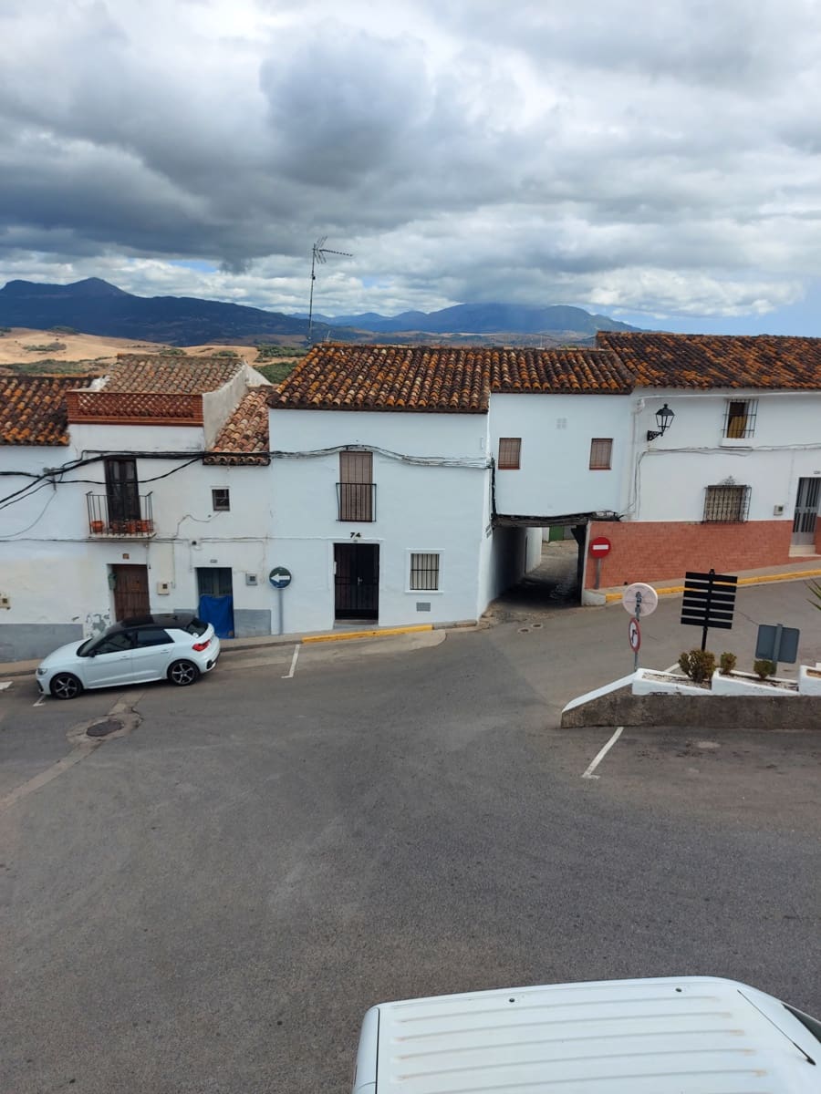 5 soveværelse Semi-Rækkehus til salg i Jimena de la Frontera med garage - € 190.000 (Ref: 7087264)