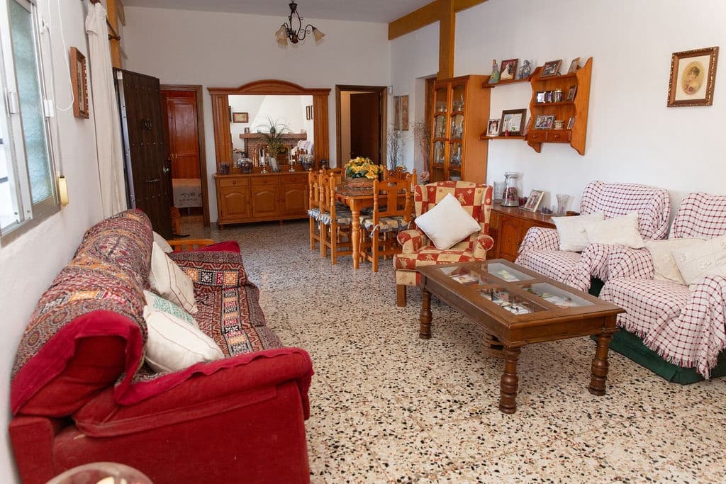 4 soveværelse Finca/Landehus til salg i San Pablo de Buceite med swimmingpool garage - € 430.000 (Ref: 8132599)