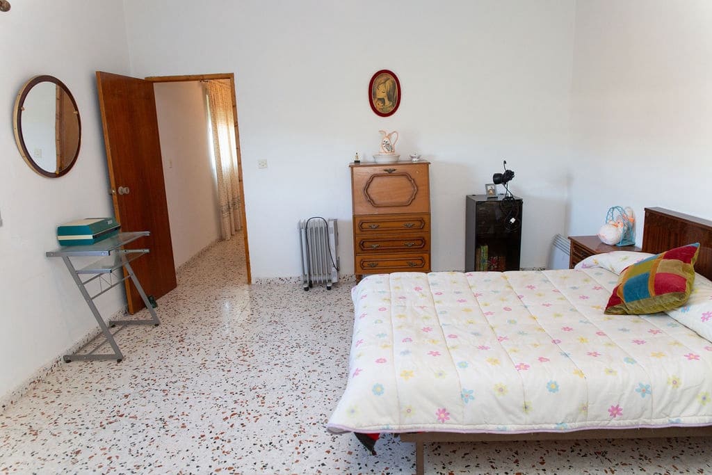 4 soveværelse Finca/Landehus til salg i San Pablo de Buceite med swimmingpool garage - € 430.000 (Ref: 8132599)