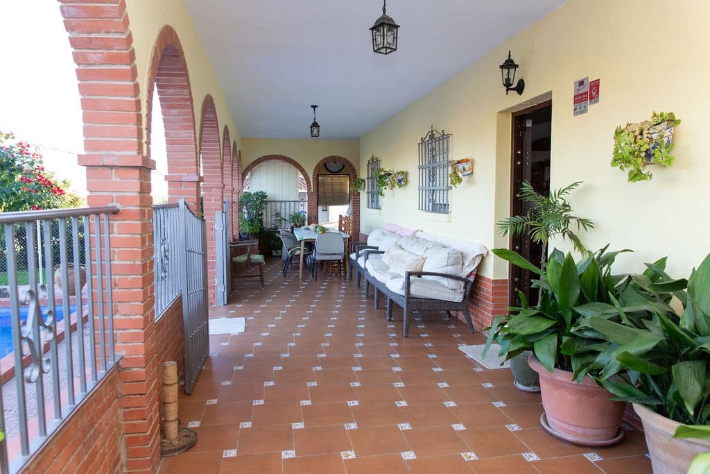 4 soveværelse Finca/Landehus til salg i San Pablo de Buceite med swimmingpool garage - € 430.000 (Ref: 8132599)