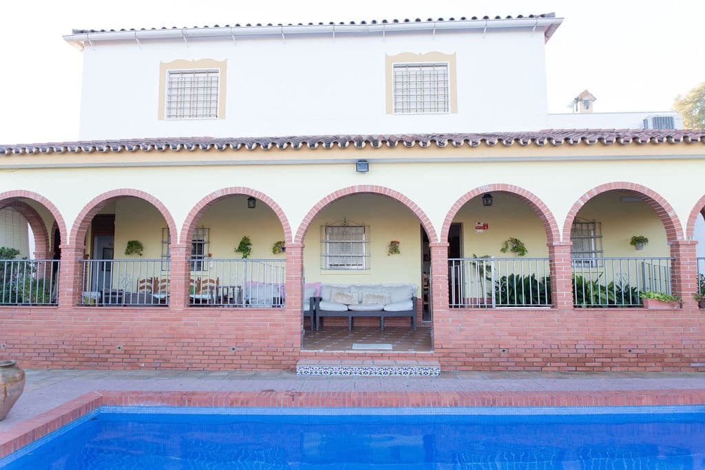 4 soveværelse Finca/Landehus til salg i San Pablo de Buceite med swimmingpool garage - € 430.000 (Ref: 8132599)