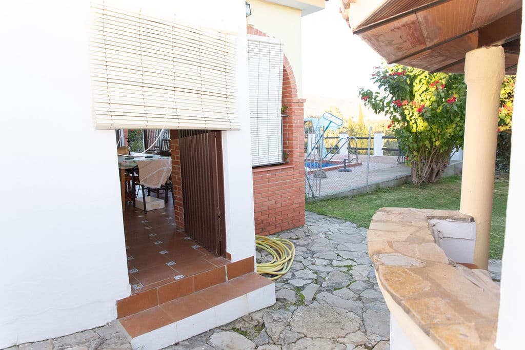 4 soveværelse Finca/Landehus til salg i San Pablo de Buceite med swimmingpool garage - € 430.000 (Ref: 8132599)