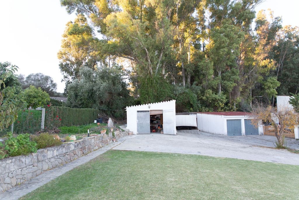 4 soveværelse Finca/Landehus til salg i San Pablo de Buceite med swimmingpool garage - € 430.000 (Ref: 8132599)