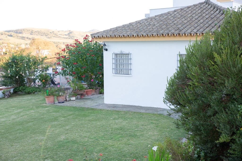 4 soveværelse Finca/Landehus til salg i San Pablo de Buceite med swimmingpool garage - € 430.000 (Ref: 8132599)