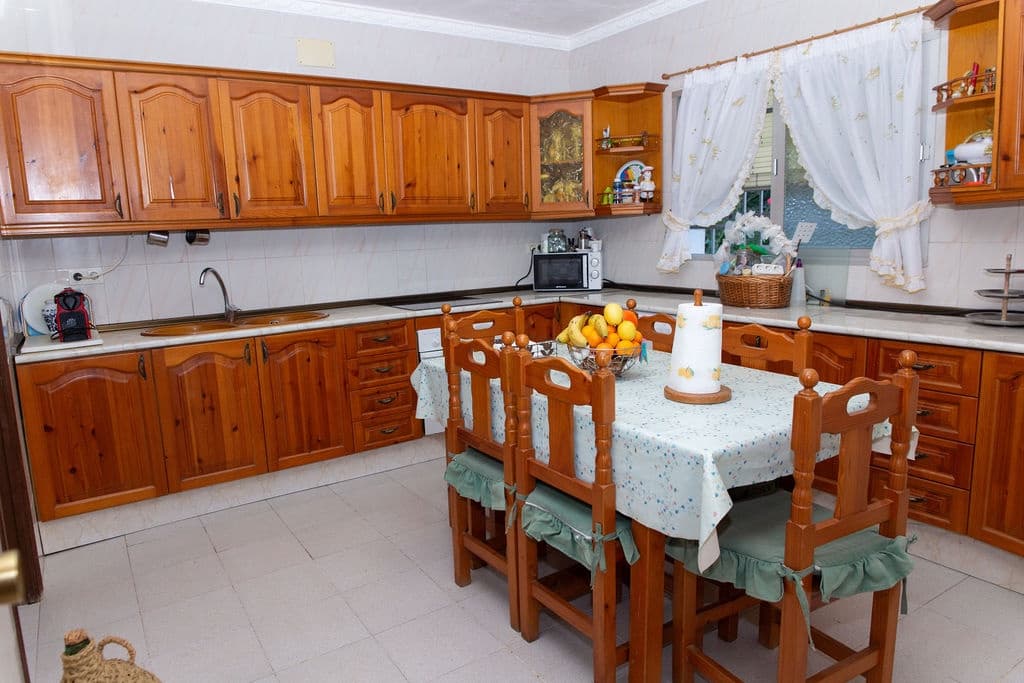 4 soveværelse Finca/Landehus til salg i San Pablo de Buceite med swimmingpool garage - € 430.000 (Ref: 8132599)